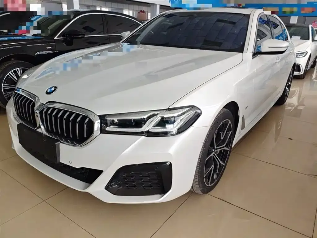 BMW 5 Series — фото 1