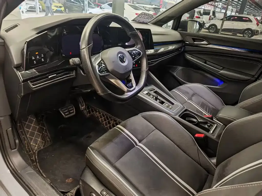 Volkswagen Golf 2021 из CN, фото 4