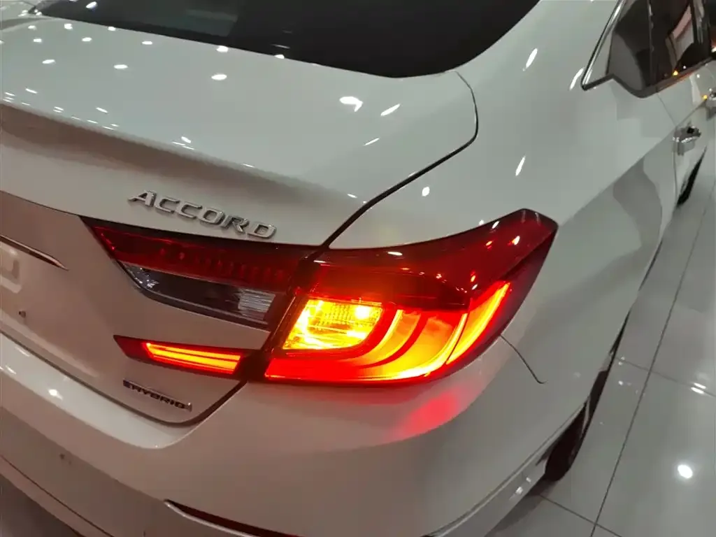 Honda Accord — фото 4