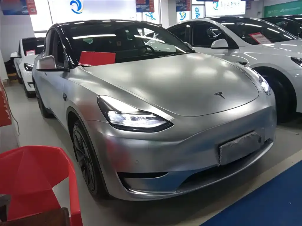 Tesla Model Y — фото 10