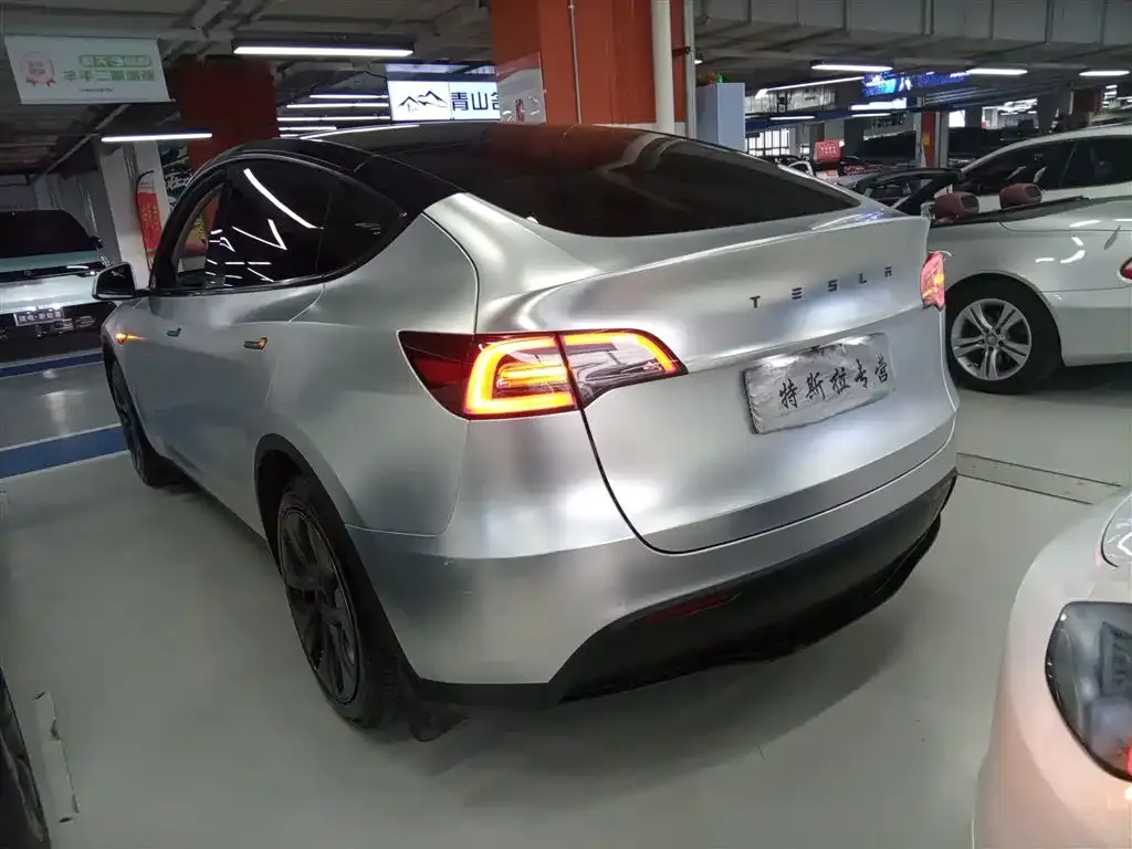 Tesla Model Y — фото 9