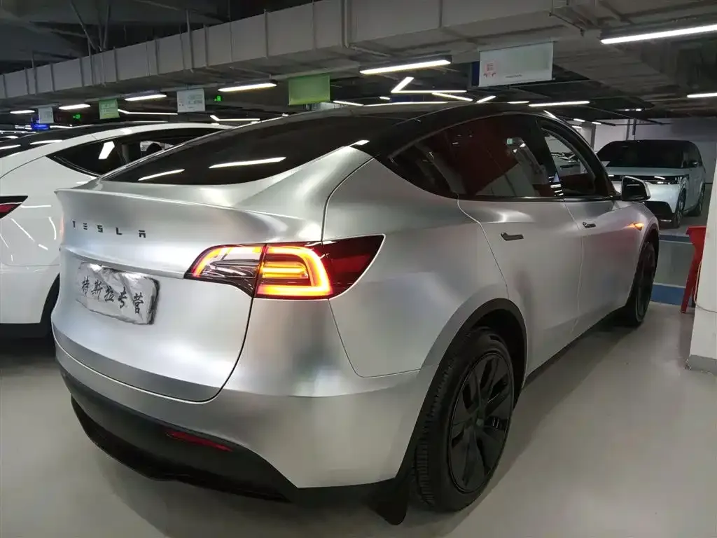 Tesla Model Y — фото 7