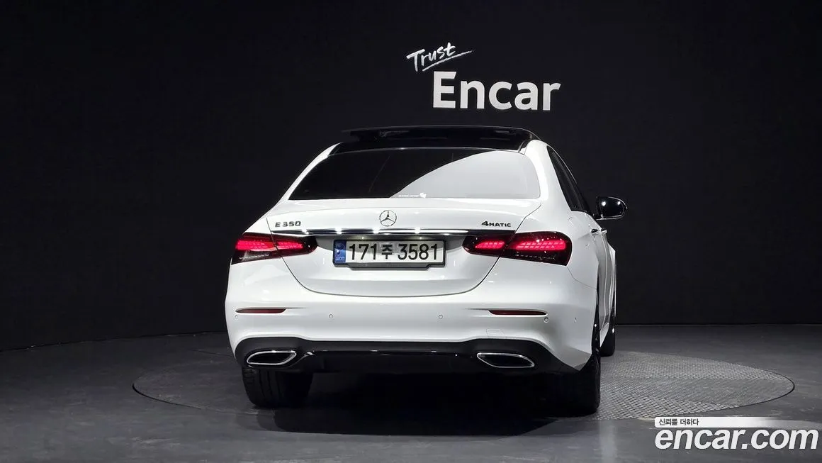 Mercedes-Benz E-Class — фото 7