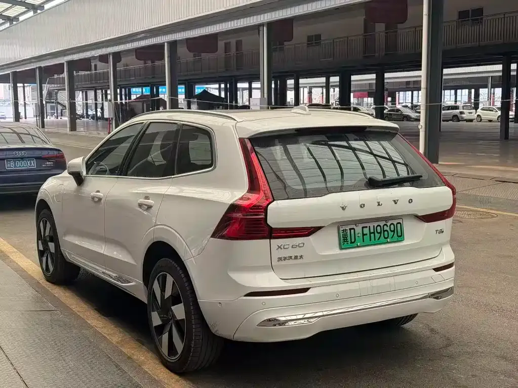 Volvo XC60 PHEV 2025 из CN, фото 9