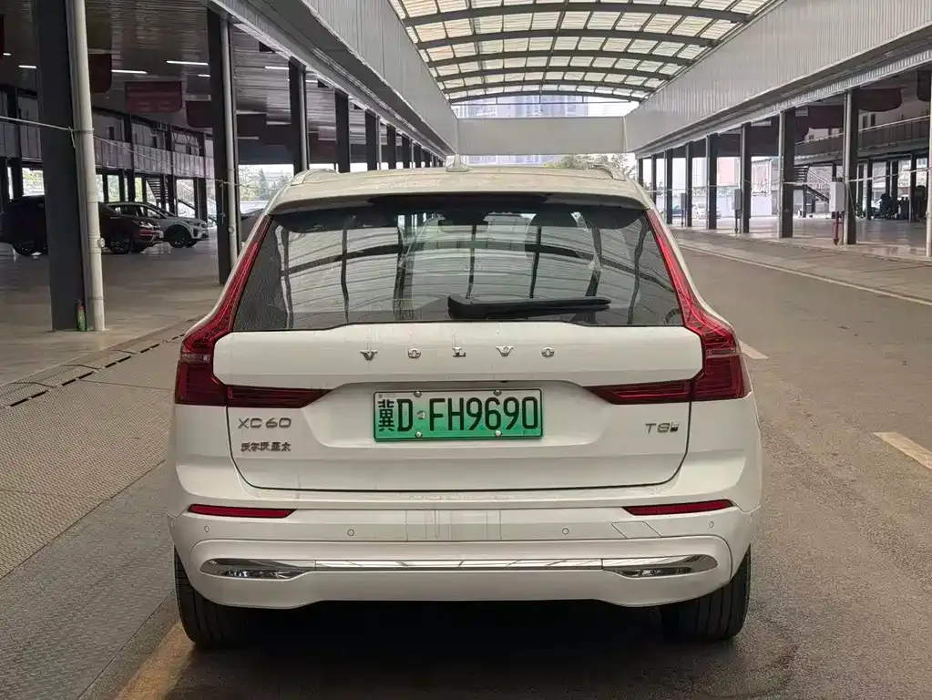 Volvo XC60 PHEV 2025 из CN, фото 8
