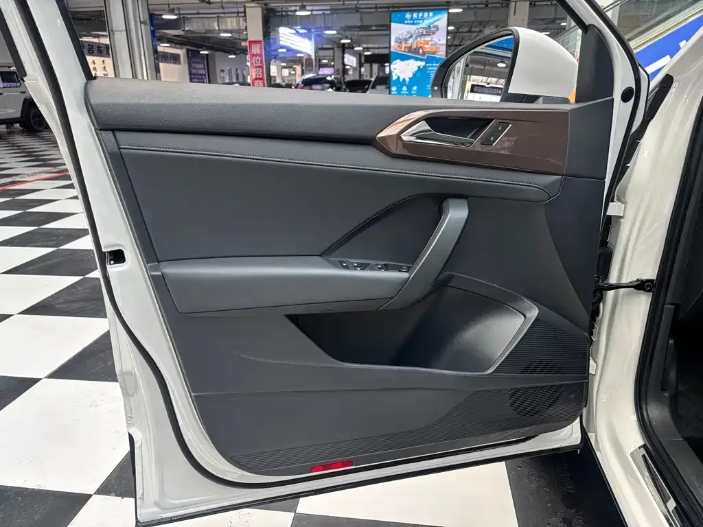 Volkswagen Tharu 2022 из CN, фото 3