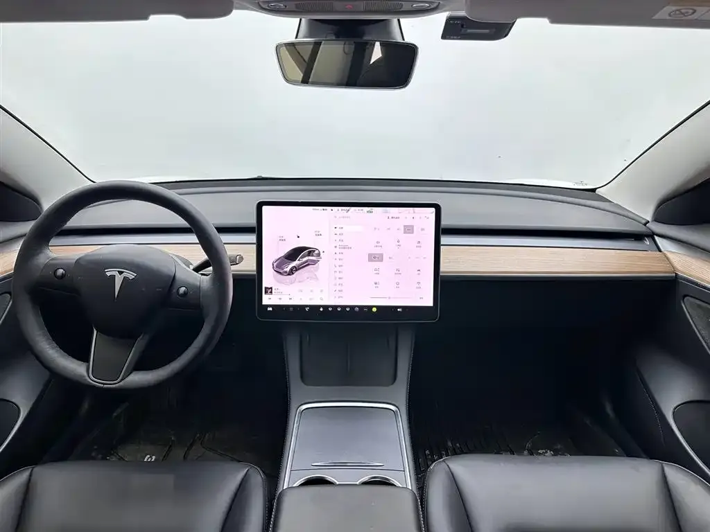 Tesla Model 3 — фото 3