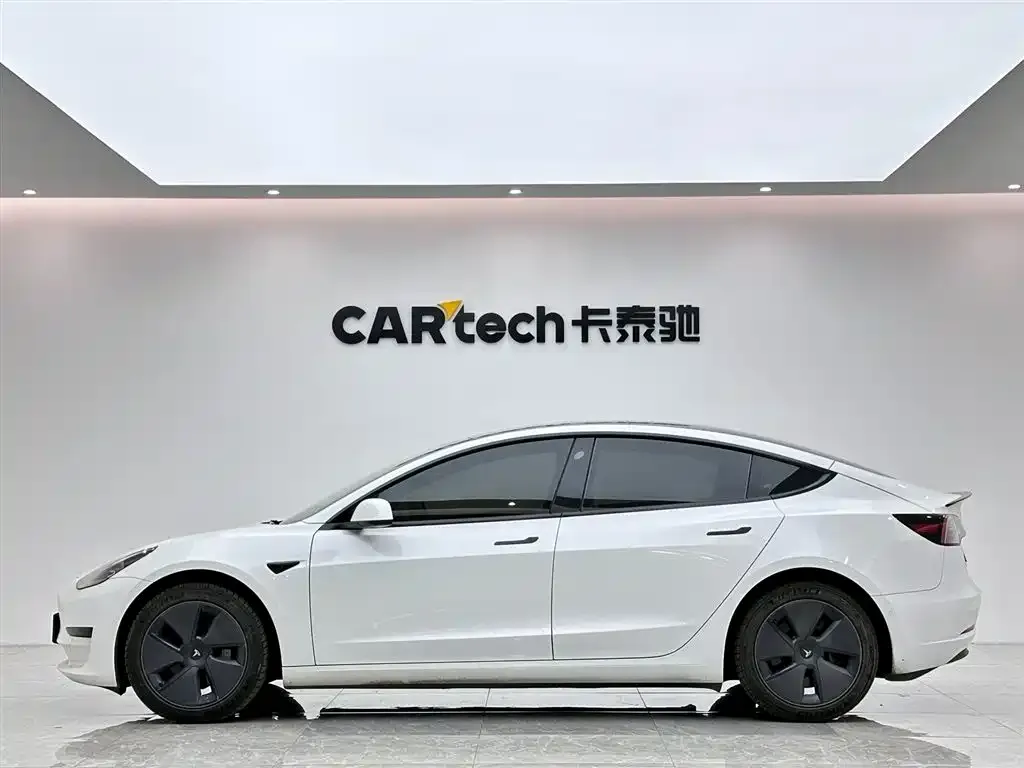 Tesla Model 3 — фото 4