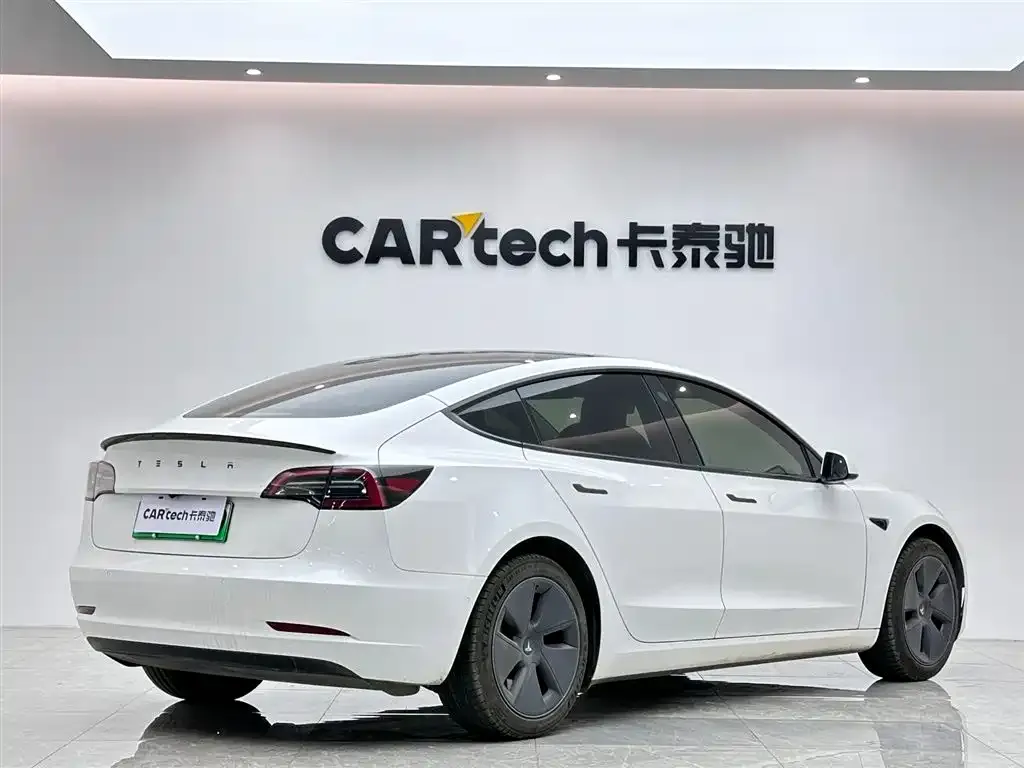 Tesla Model 3 — фото 7