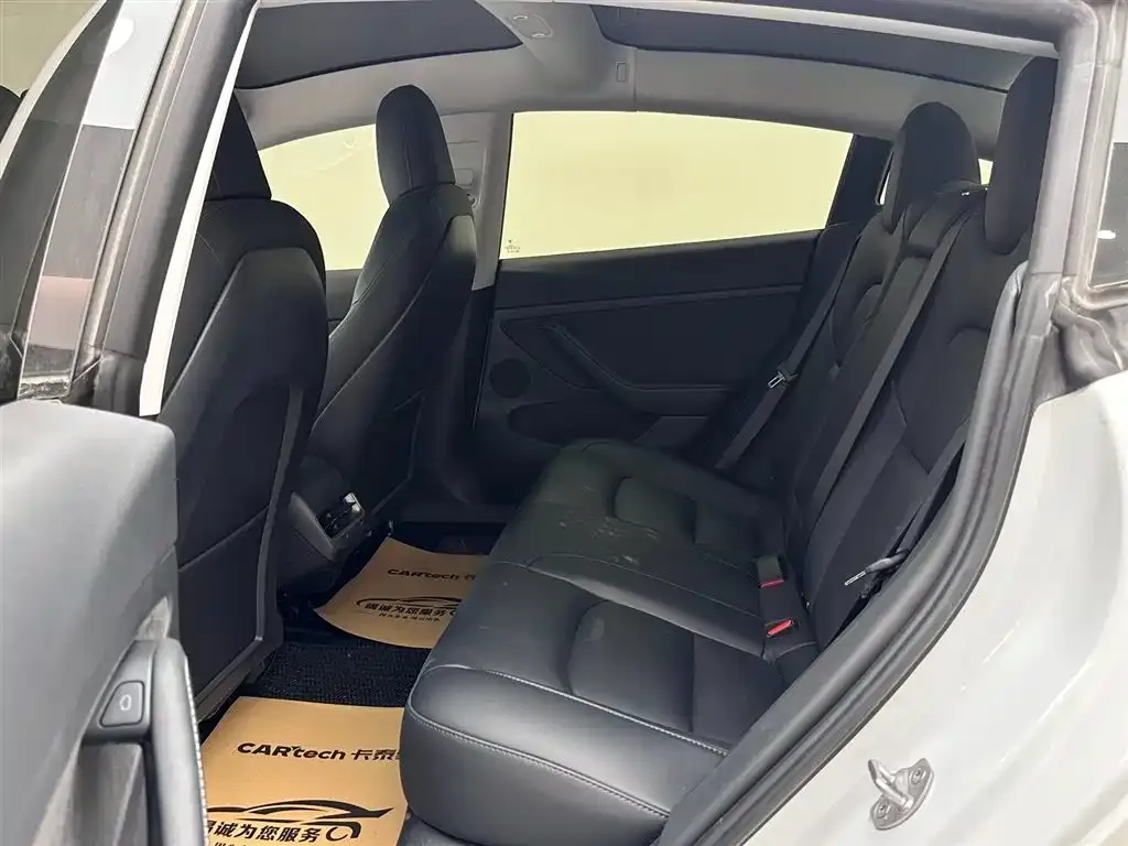Tesla Model 3 — фото 10