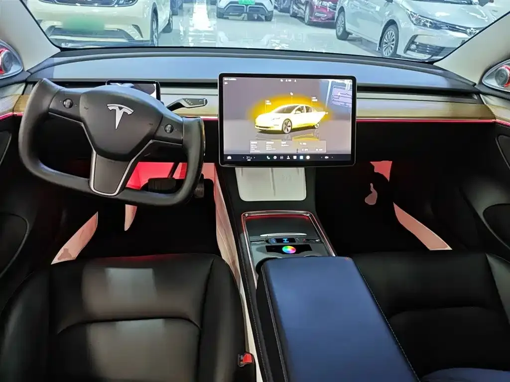 Tesla Model 3 — фото 5