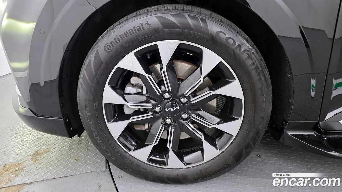 Kia Carnival — фото 10