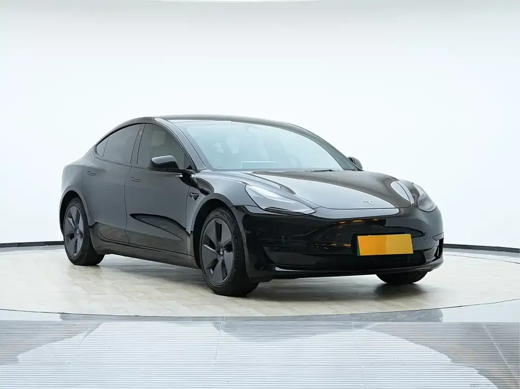 Tesla Model 3 — фото 6