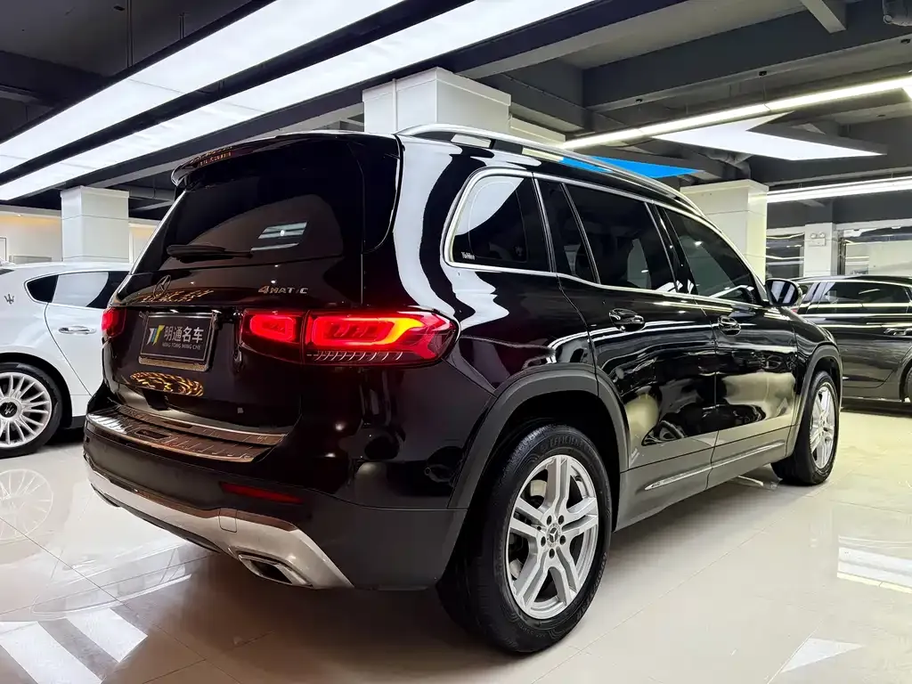 Mercedes-Benz GLB — фото 3