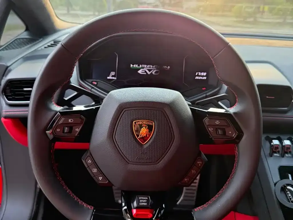 Lamborghini Huracan — фото 9