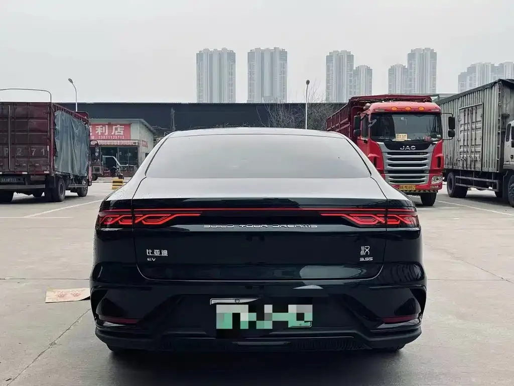 BYD Han — фото 4