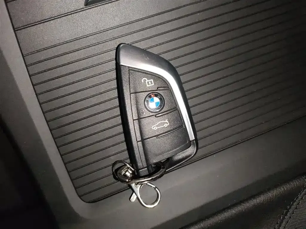 BMW X1 — фото 9