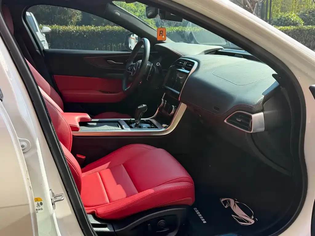Jaguar XEL 2023 из CN, фото 4