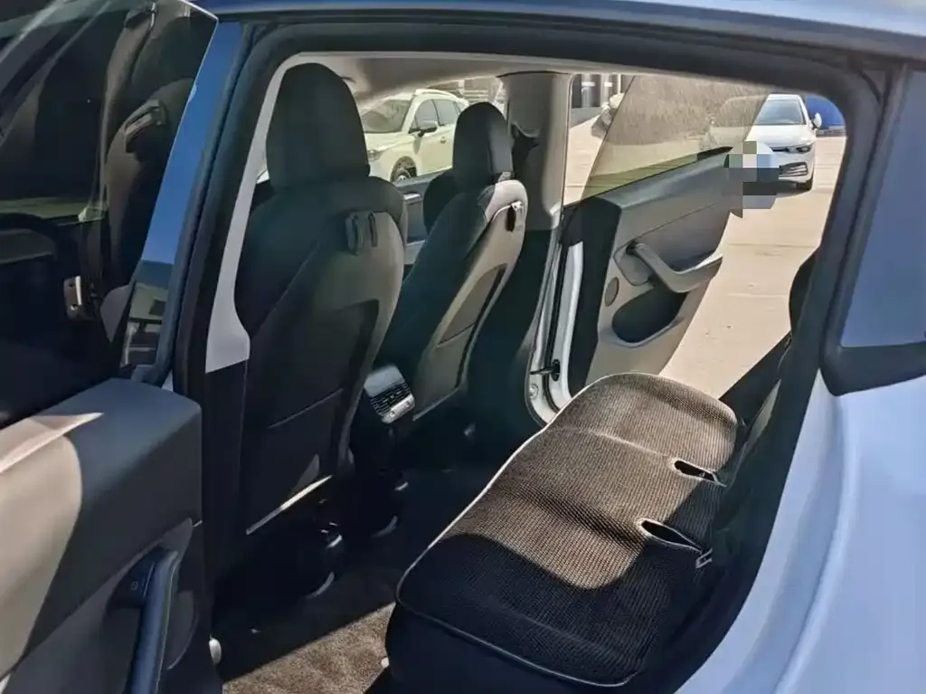 Tesla Model Y 2022 из CN, фото 3
