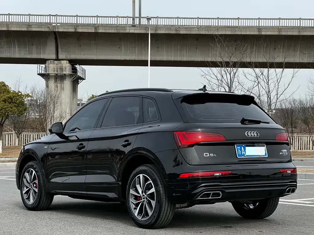 Audi Q5L — фото 2