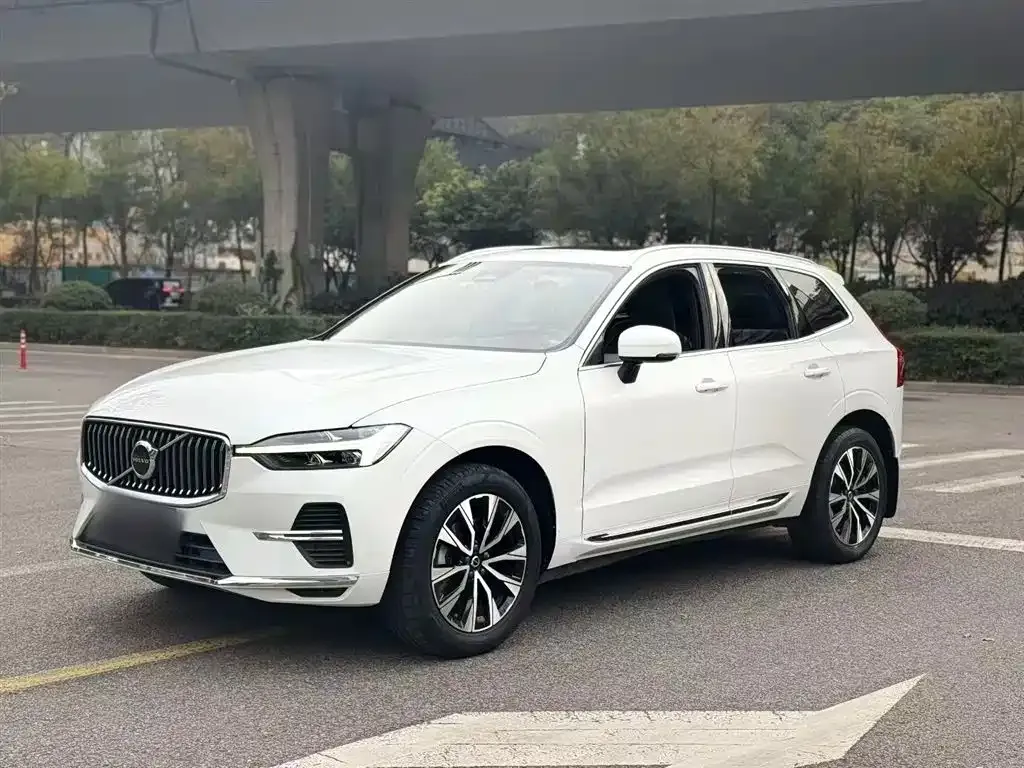 Volvo XC60 2022 из CN, фото 1
