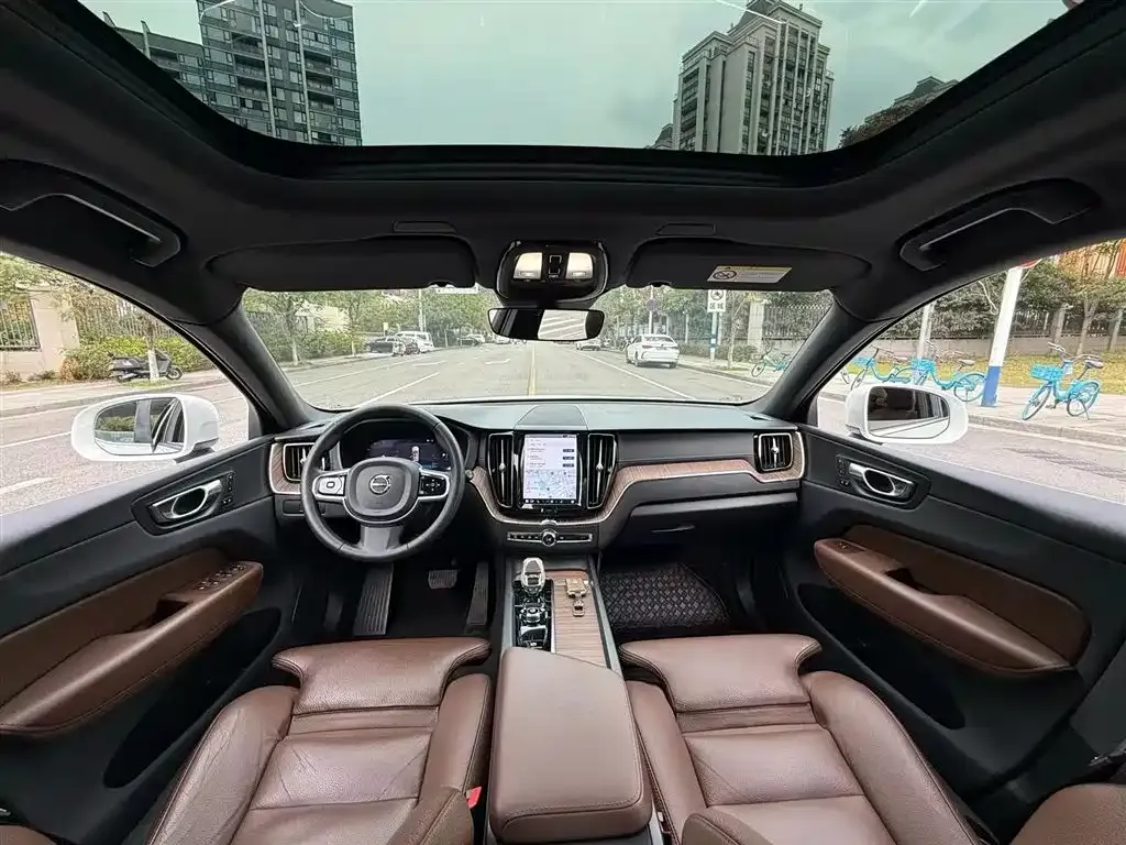 Volvo XC60 2022 из CN, фото 3