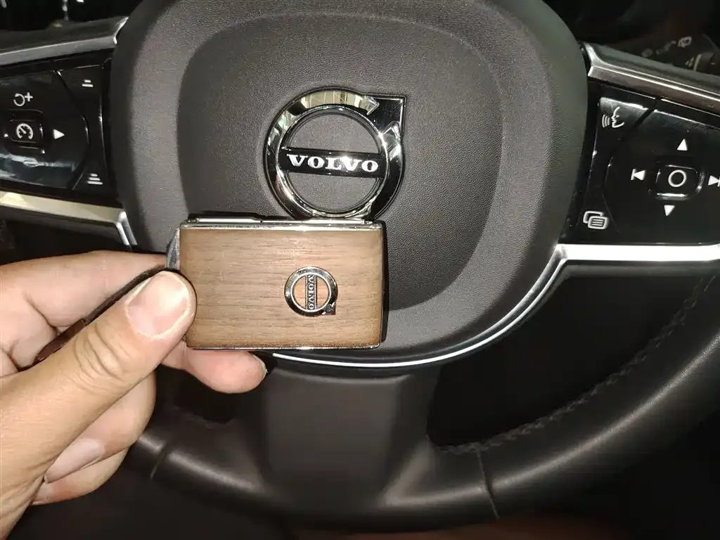 Volvo XC60 2022 из CN, фото 7