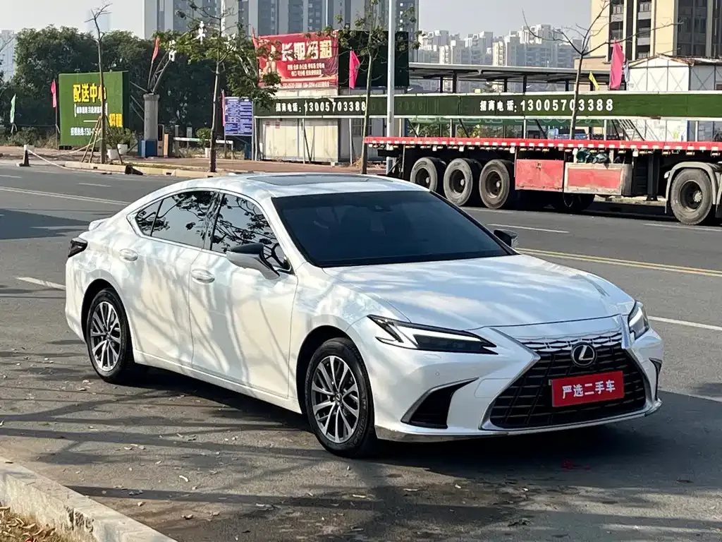 Lexus ES — фото 8