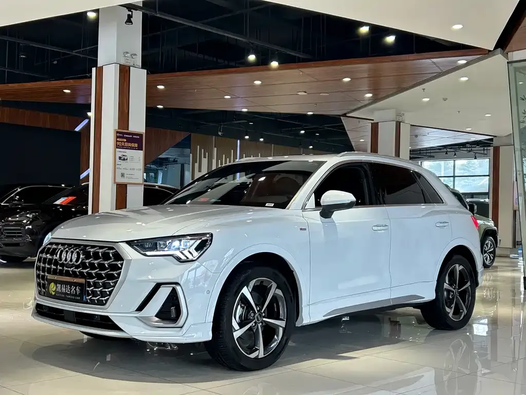 Audi Q3 2024 из CN, фото 1