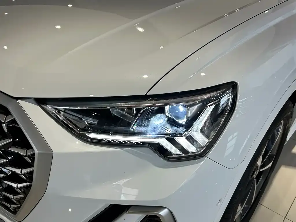 Audi Q3 2024 из CN, фото 5