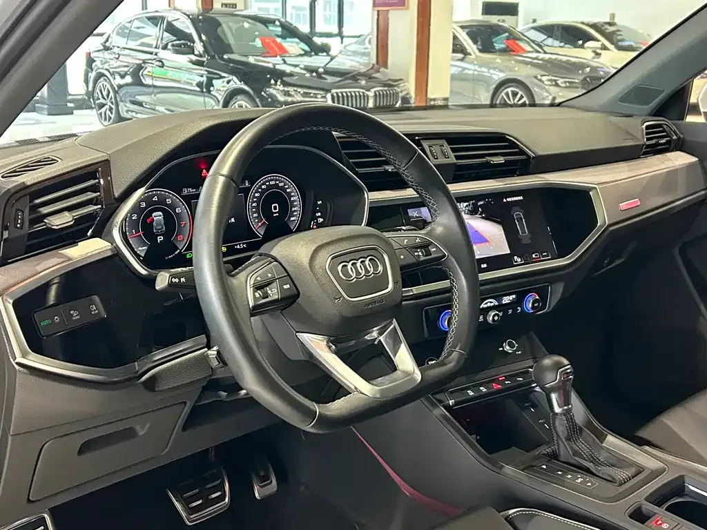 Audi Q3 2024 из CN, фото 4