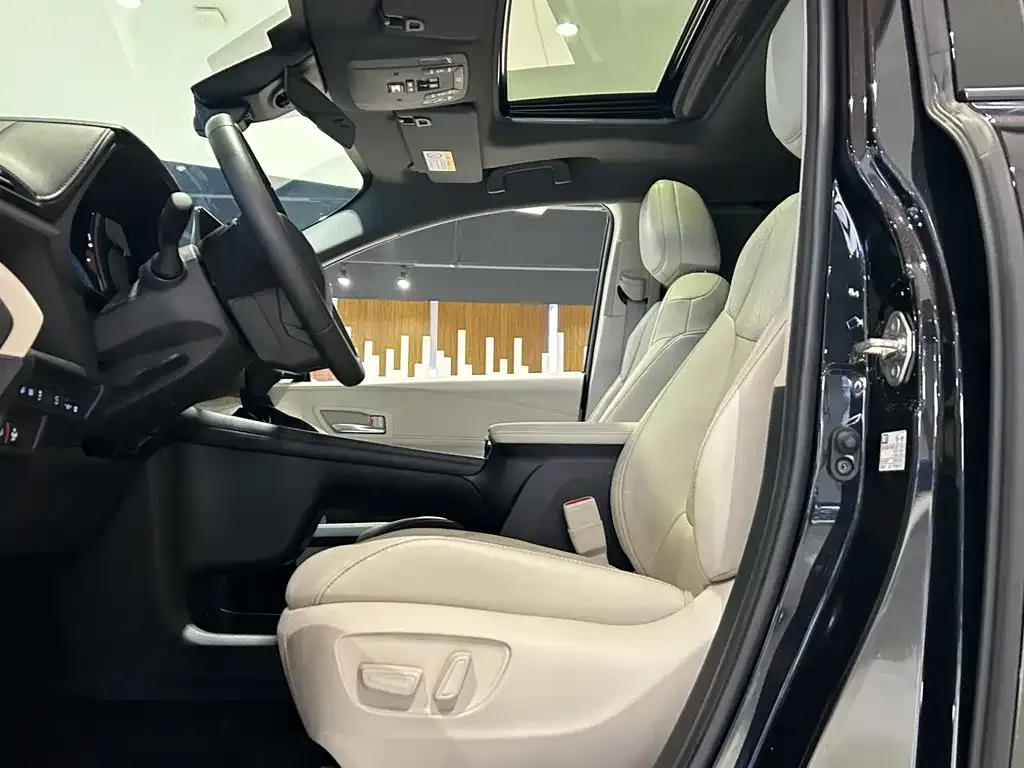 Toyota Granvia 2025 из CN, фото 10