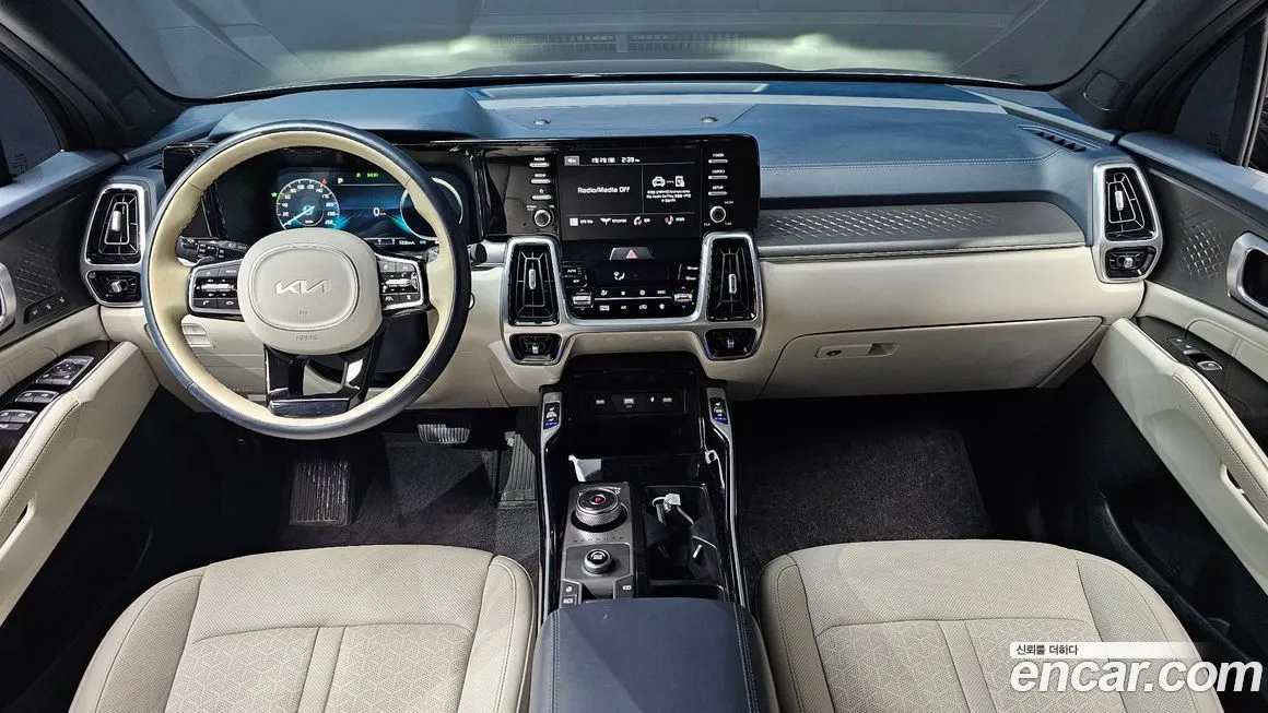 Kia Sorento — фото 8