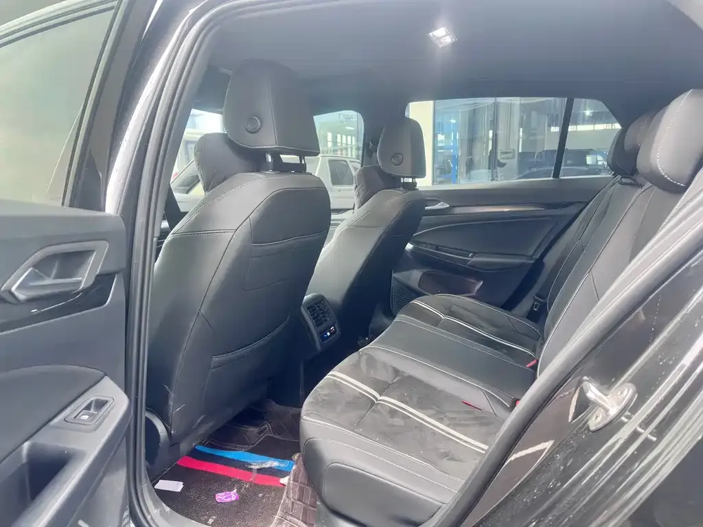 Volkswagen Golf 2021 из CN, фото 7