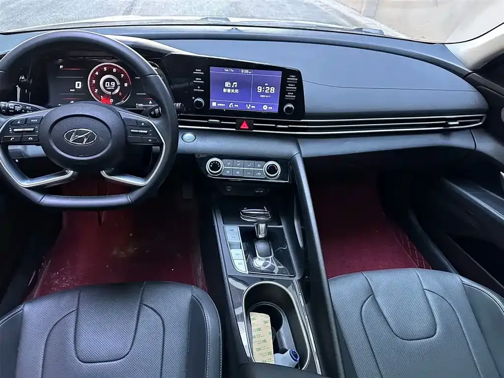 Hyundai Elantra — фото 3