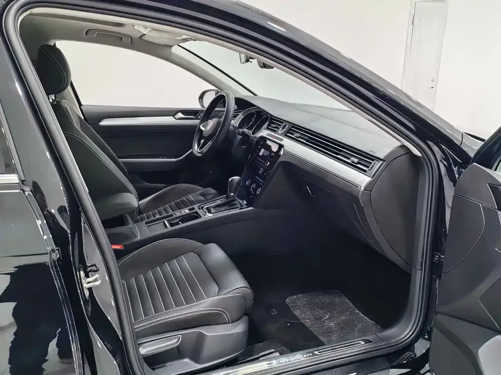 Volkswagen Magotan 2022 из CN, фото 2