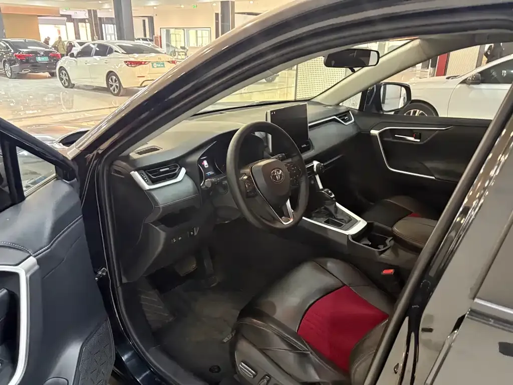 Toyota Wildlander 2021 из CN, фото 4
