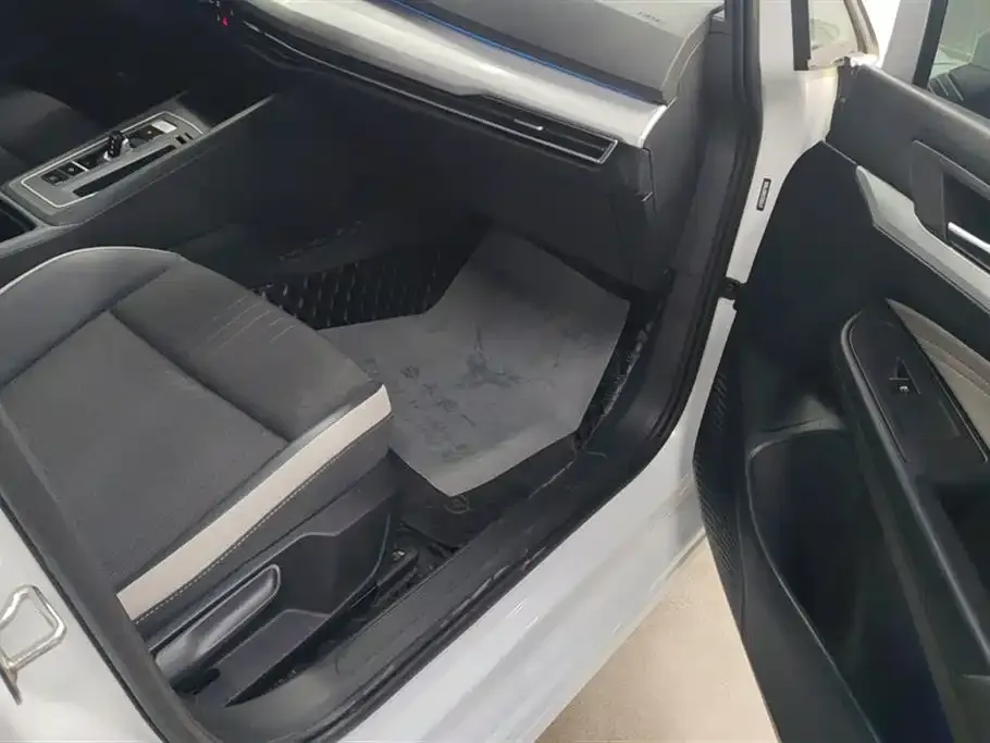 Volkswagen Golf 2022 из CN, фото 8