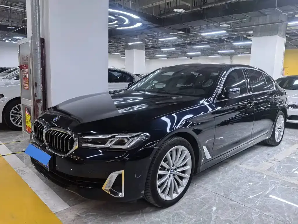 BMW 5 Series — фото 1
