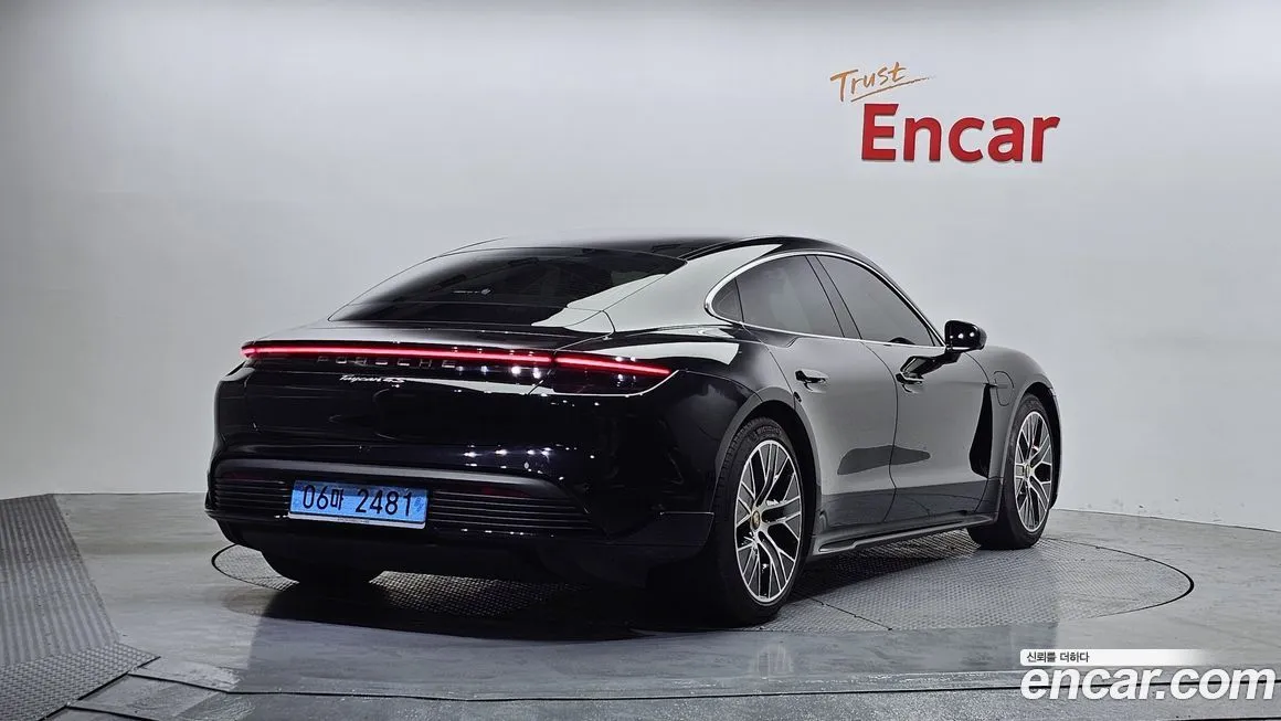 Porsche Taycan 2021 из KR, фото 6