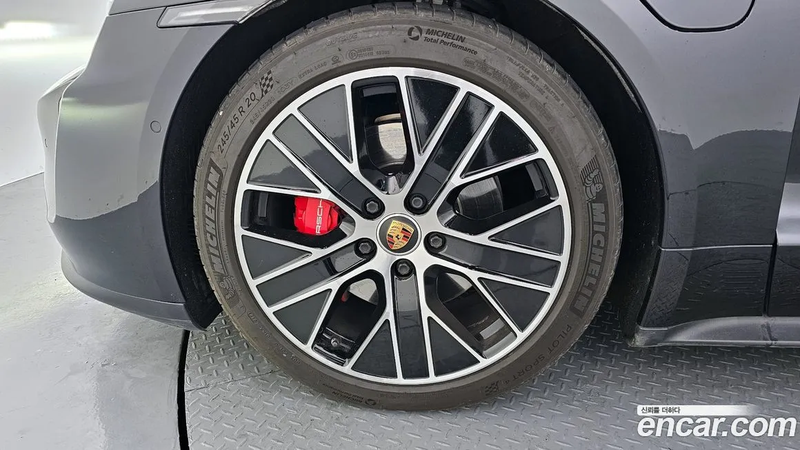 Porsche Taycan 2021 из KR, фото 8