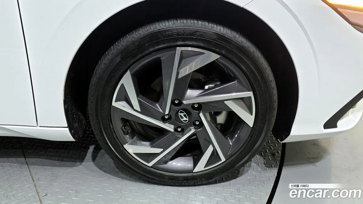 Hyundai AVANTE — фото 3
