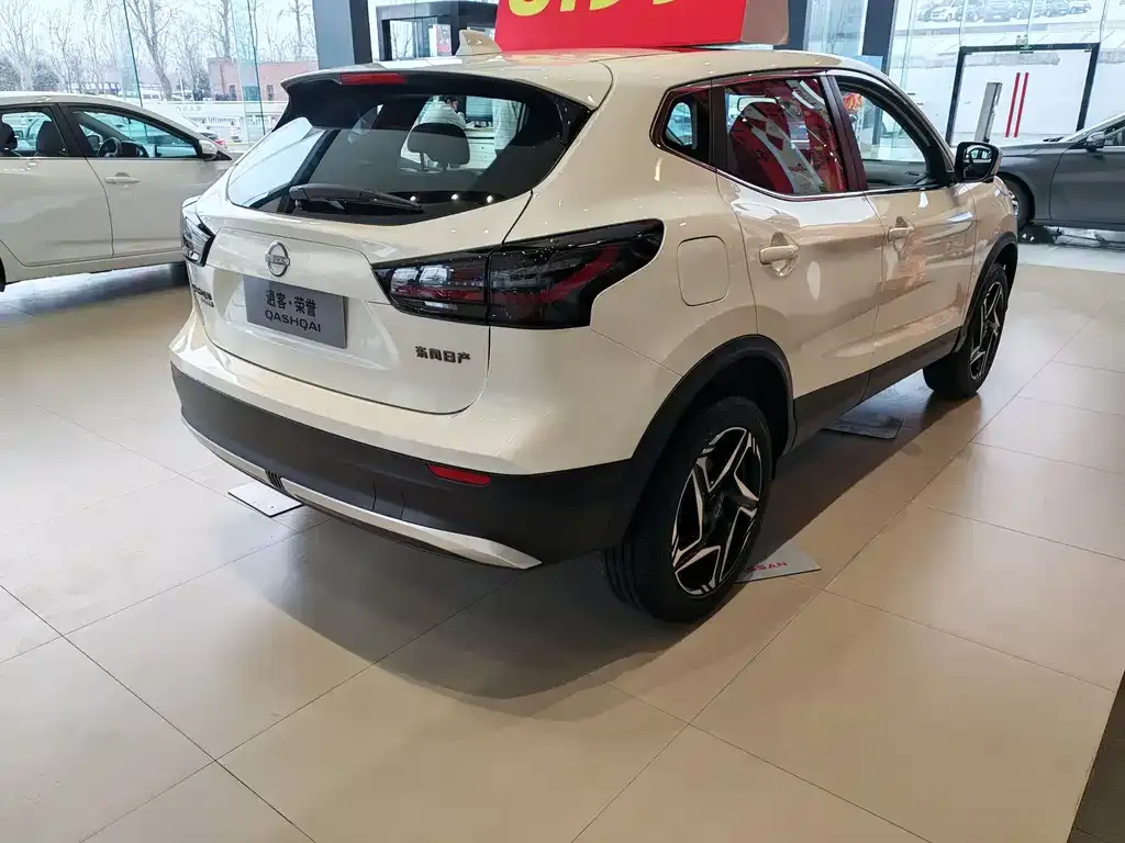Nissan Qashqai — фото 10