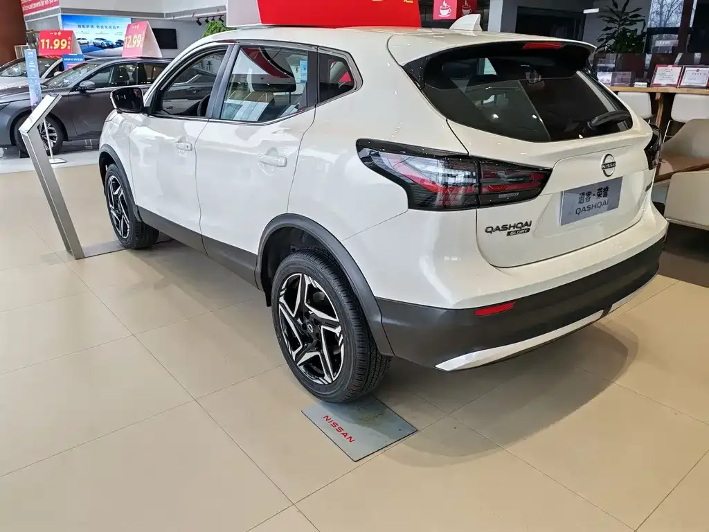 Nissan Qashqai — фото 7