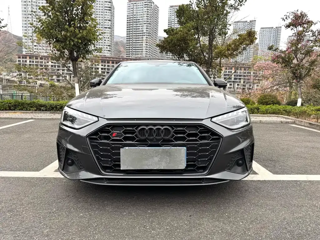 Audi A4L 2022 из CN, фото 5