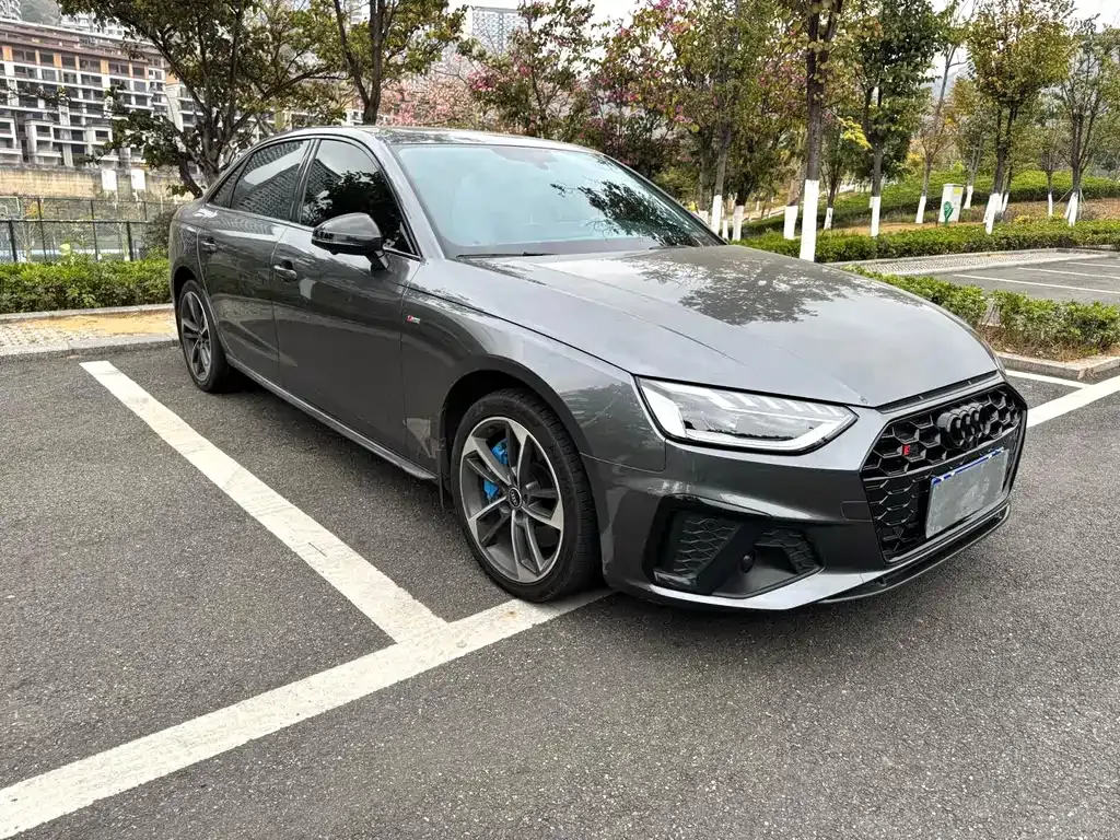 Audi A4L 2022 из CN, фото 4