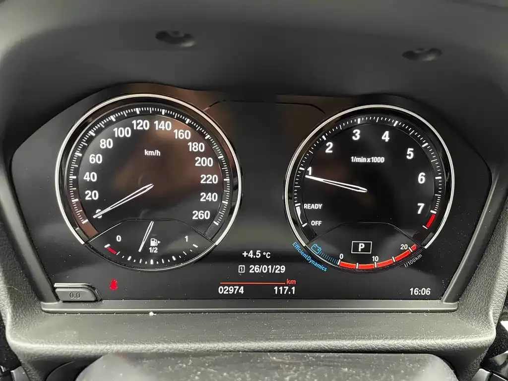 BMW 1 Series 2023 из CN, фото 2