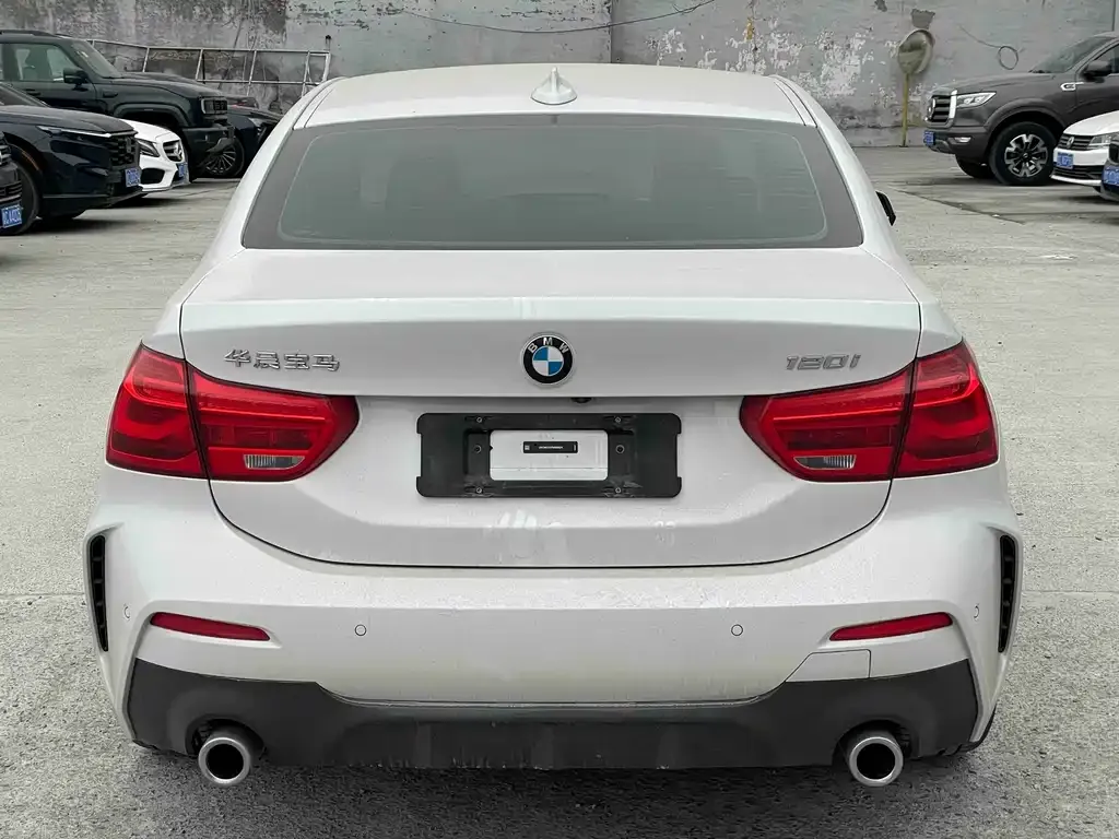 BMW 1 Series 2023 из CN, фото 5