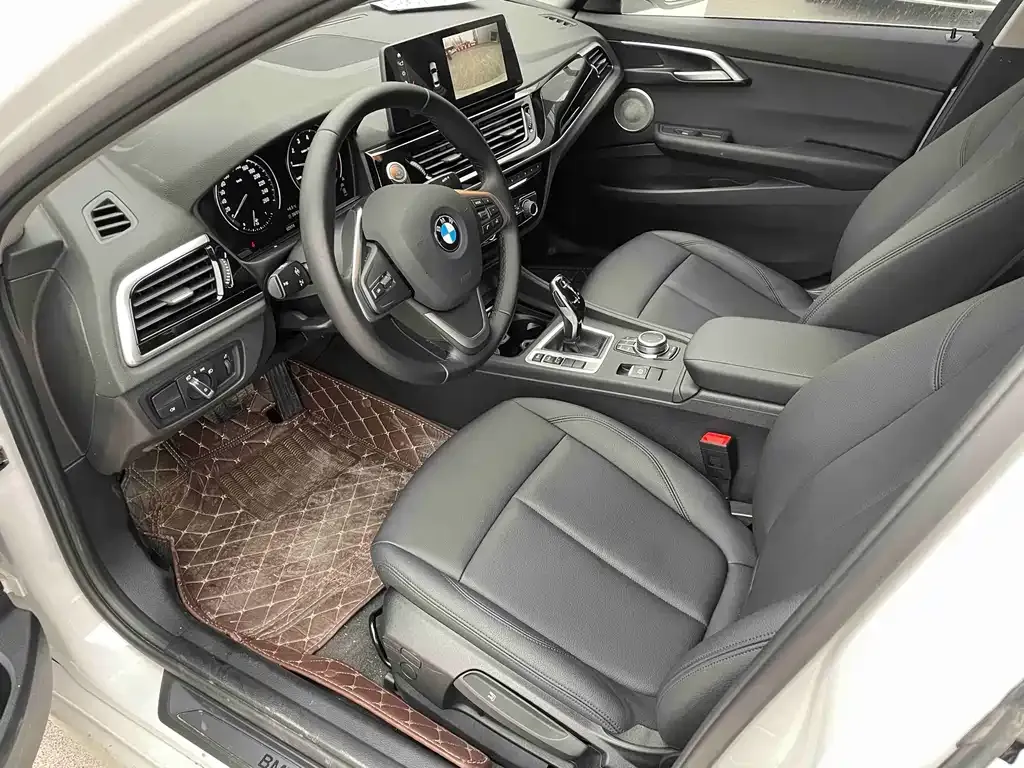 BMW 1 Series 2023 из CN, фото 7