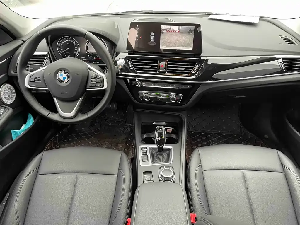 BMW 1 Series 2023 из CN, фото 8